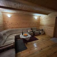 Classic Latvian Sauna and Hot Tub in a quiet place, hotelli kohteessa Mālpils