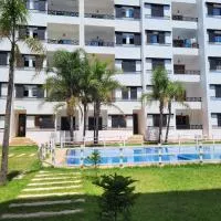 Appartement lumineux avec piscine, hotell i Oued Laou
