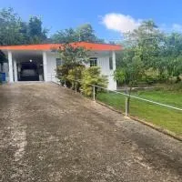 Hatillo में, होटल Coqui del corazón Guest House