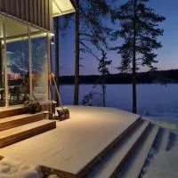 Ihana järvenranta mökki. Cottage by the lake., viešbutis mieste Kurjalanranta