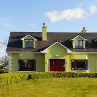 Leroy´s Lodge، فندق في Headford