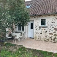 Emmanon - Maison a la campagne au calme, hotel a La Coquille