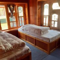 Tribeni Lodge Restaurant And Bar، فندق بالقرب من Lukla Airport - LUA، Phakding