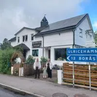 Stop at The Cross, hotel en Borås