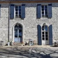 Au Bonheur d'Alphonse, hotel din Lusignan-Petit