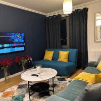 Entire flat in Ealing, hotel em Acton, Londres