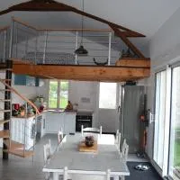 Joinville : Grange entièrement rénovée style loft., hotel din Joinville