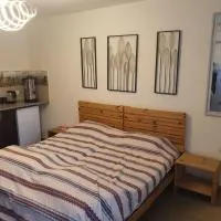 Suite in the village, hotelli kohteessa Neve Daniel