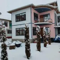 Kashmir Homestay, hotel v destinaci Takia Batpur