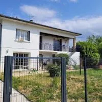 Bonheur des prés, T2 jardin, parking, hotel v destinaci Chaponost