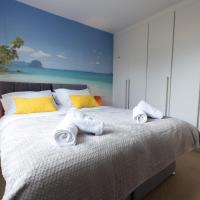 Palm Trees House - Perfect for Professionals & Families - Long-Term Stay Available