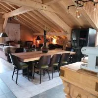 Les Grands Cerfs Amoureux, hotel em Marignier