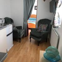 Private, homely, 1 bedroom apartment SW London.