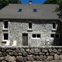 Cros-de-Géorand에 위치한 호텔 joli gîte entre le lac d'Issarles et le Mt gerbier