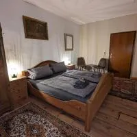Gasthaus "Zum Goldenen Roß", hotell i Uhlstädt