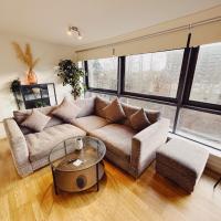 2 Bed Apartment Sleeps 6 Modern Secure Parking + Lift