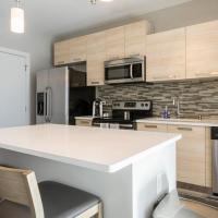 Landing Modern Apartment with Amazing Amenities (ID8359X76), hotel in Newport