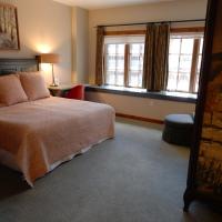 Modern King Room in Heart of Mt, Crested Butte Hotel Room – hotel w mieście Crested Butte