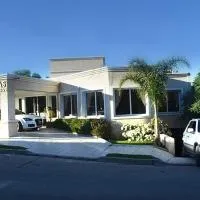 Hosteria Arenas, хотел в Мина Клаверо