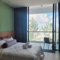 RDHomeStay-RoxyBeachApt, hotel di Sematan