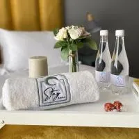 StaySure Guesthouse, hotel sa Alberton