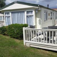 Superb Caravan With Decking And Free Wifi At Naze Marine Park Ref 17236c