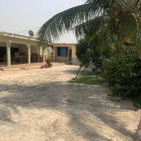 Inviting 3-Bed Apartment in Kumasi Ashanti Ghana, hotel v destinaci Dompoasi