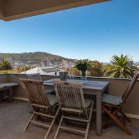 2 Bedroom Apartment With Amazing City Views, hotel di Vredehoek, Cape Town