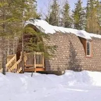 Chalet Éloise à louer avec spa Mauricie, hotel u gradu Saint-Alexis-des-Monts