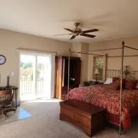Master Suite Fraser Family Vineyard Stay in Amador – hotel w mieście Plymouth