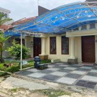 OYO 93641 Udayana Guesthouse Syariah, hotel di Sentul, Bogor