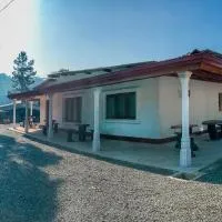 Lodgepole Pine Resorts, hotel in Welimada