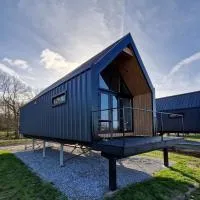 Wad & Loft unieke paalwoning vlakbij de Waddenzee, hotel i Pietersbierum