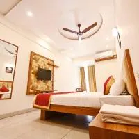 Hotel Rays Inn Boarding and Lodging, hotel a Punjalkatte