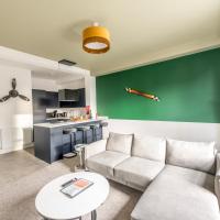 Stunning Spitfire Apartment with FREE PARKING by Prescott Apartments