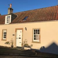 Jasmine Cottage, sleeps 6 near Elie, with garden