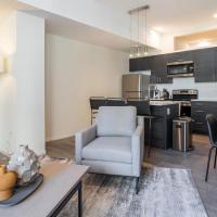 Landing Modern Apartment with Amazing Amenities (ID4770X14), hotell i nærheten av Burke Lakefront lufthavn - BKL i Cleveland