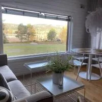 Peaceful and Scandinavian-style Guesthouse with Scenic Nature and Seaview in High Coast, hotel a Domsjö