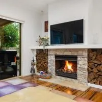 Lakeside Hideaway: Mannering Park şehrinde bir otel