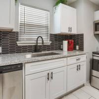 Cozy Remodeled 2 BD Heights Bungalow, hotel in Houston Heights, Houston
