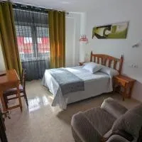 Vivienda Turística Vacacional MariCarmen, hotel i Arou