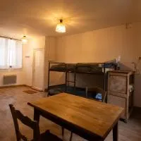 Gîte Pélerins, готель у місті Champlitte-et-le-Prélot