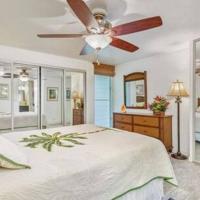 Beautiful Condo Right on the Beach, hotel in Hauula