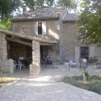 La Crozette - Mas Provençal, hotel v destinácii Saint-Restitut
