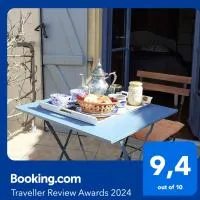 Les volets bleus, hotell i Charlieu