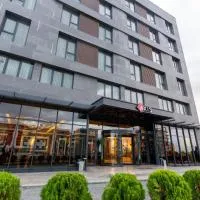 Axis Hotel، فندق في Cimenli