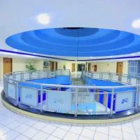 SERRA AZUL PLAZA HOTEL، فندق في بارا دو جارساس