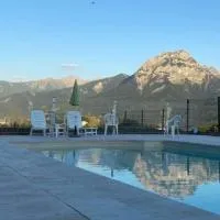 Entre Lac et Montagne - Piscine & Tennis, Hotel in Prunières