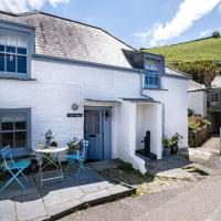 The Pump, Port Isaac Bay Holidays