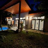 Cheerful 2 bedroom Villa with Pool, hotel near San Ignacio Town Airstrip - CYD, Benque Viejo del Carmen